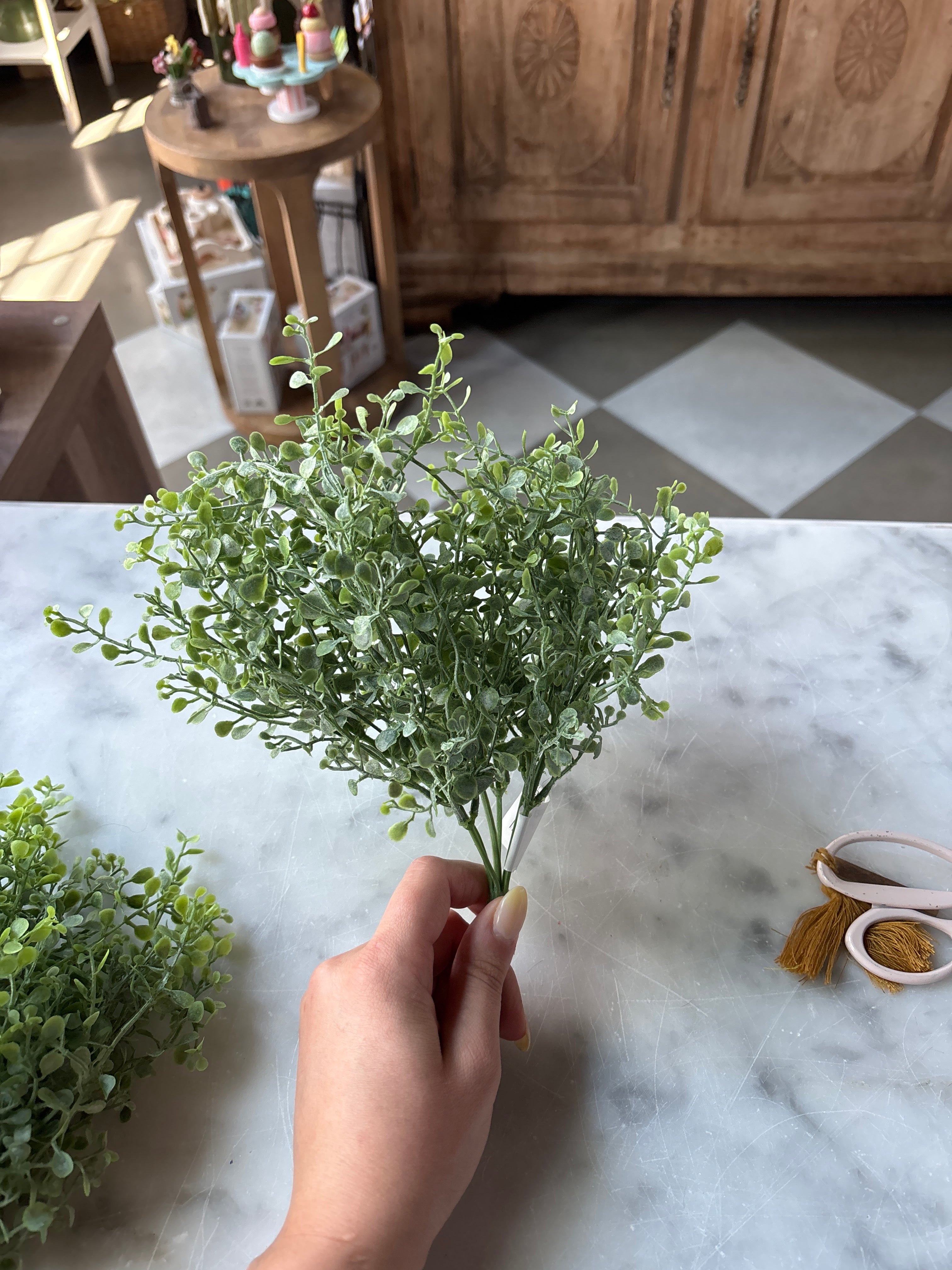 Mini leaf bush 12.75”