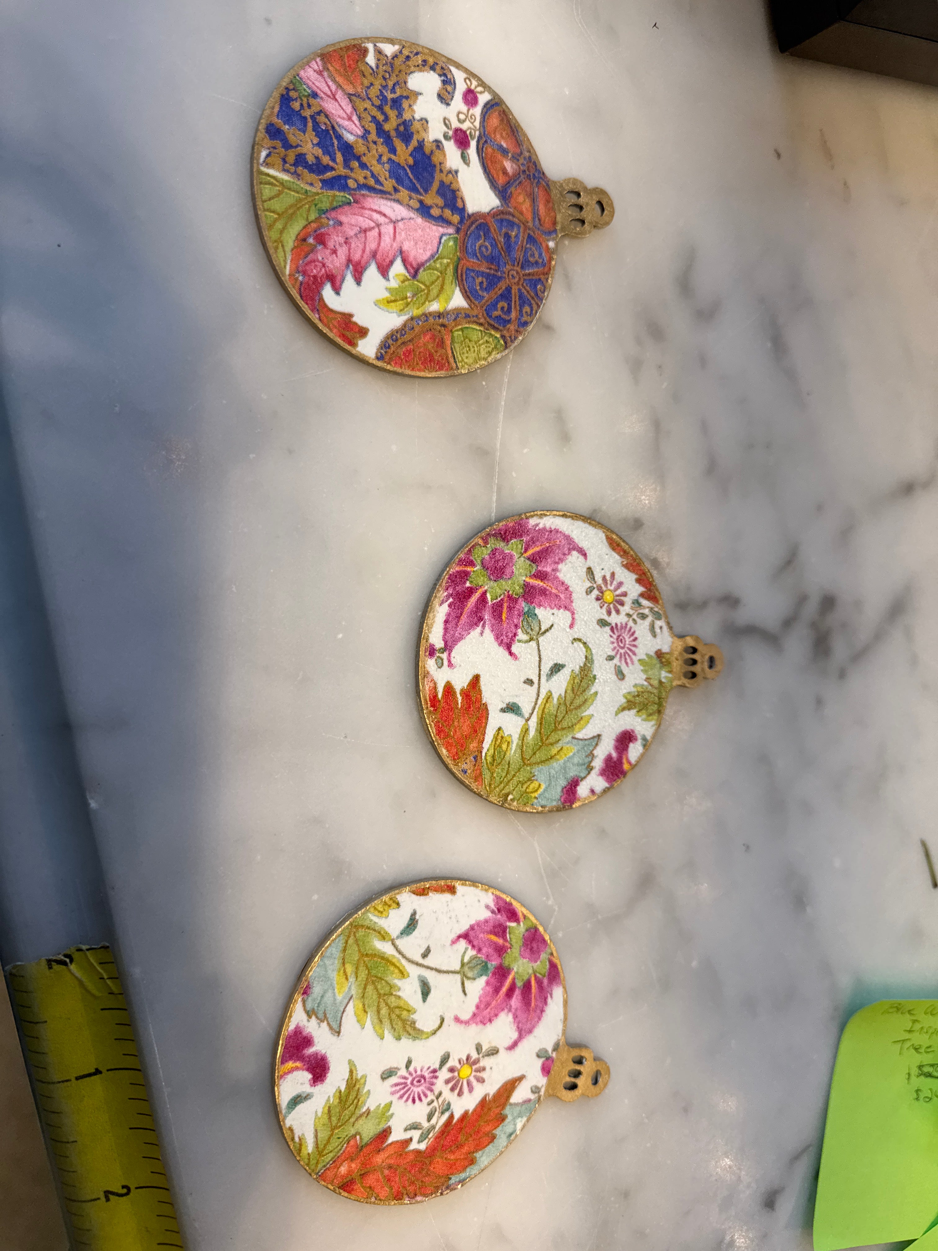 Tobacco leaf inspired ornament