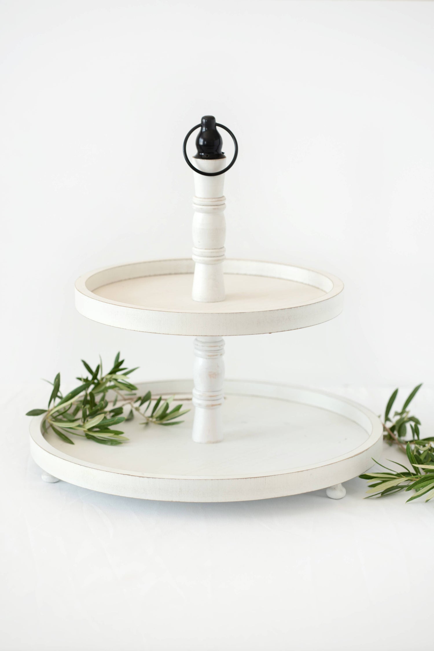 11426 - 15.5x18x15.5 two tiered wood tray, white